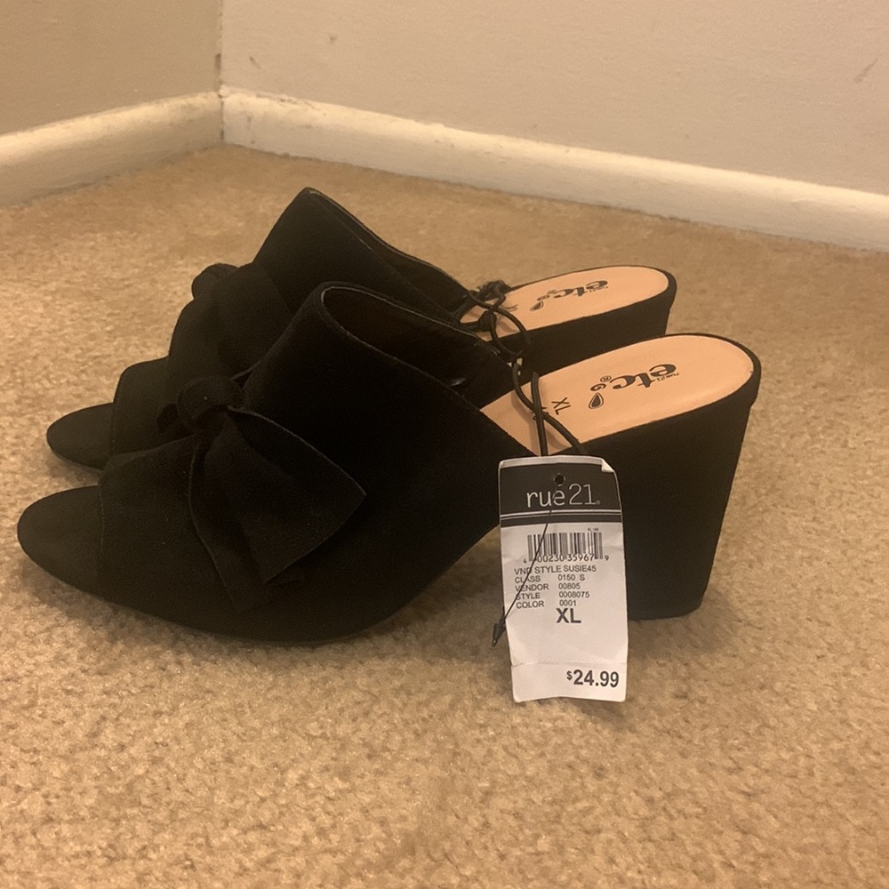 Black Bow Shoes - Picture 9 of 11